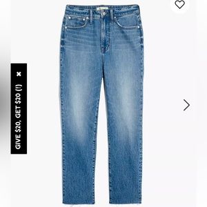 The Petite Curvy Perfect Vintage Jean in Enmore Wash 27P. Excellent condition